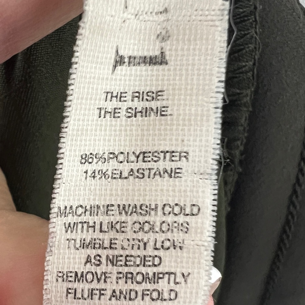 Vuori Summit Woven Olive Green Jogger Pants - Picture 4 of 5
